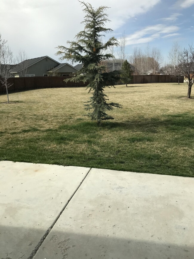 Building Photo - 739 N Pringlewood Pl