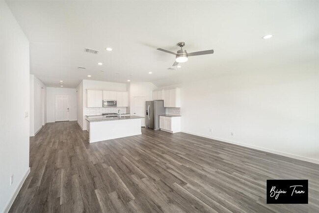 Building Photo - 1728 Daylight Lk Dr
