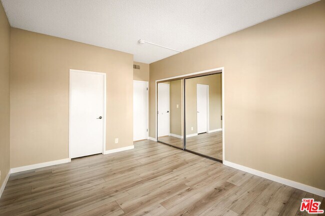 Building Photo - 1944 Glendon Ave