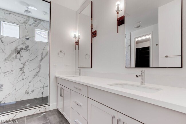 Building Photo - 12735 Coastline Shadow St