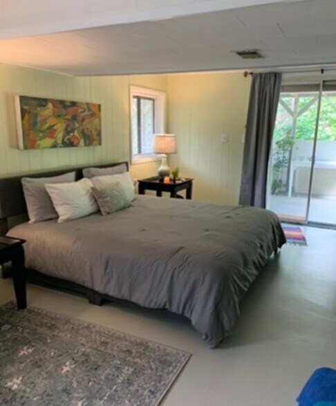 Building Photo - 15 Pelham Rd