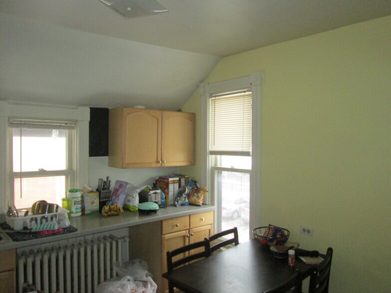 Kitchen - 1425 6th St SE