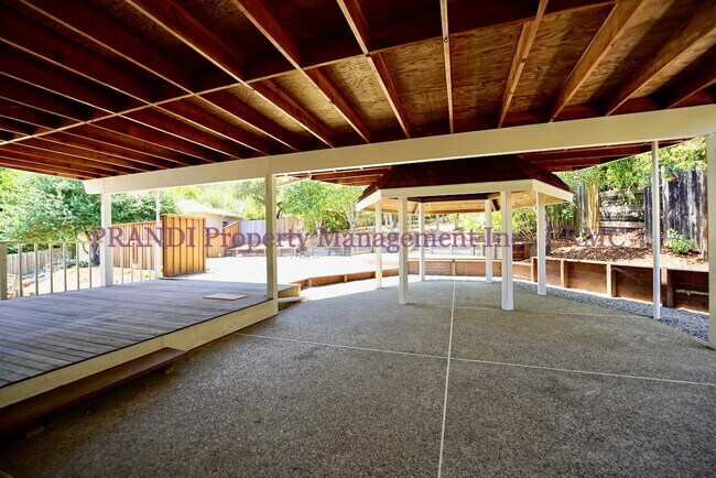 Building Photo - Completely Renovated Large Novato Home in ...