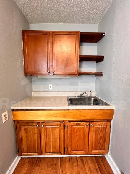 Building Photo - 3419 1st St