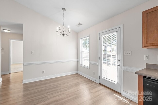 Building Photo - 3007 Laurel Creek Ln