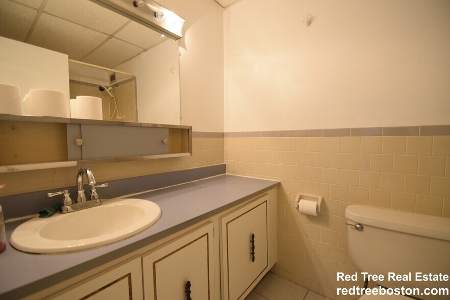 Building Photo - 50-56 Broadlawn Park