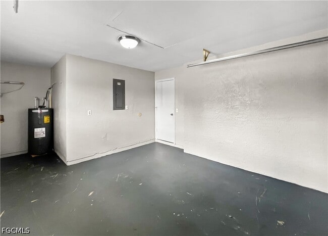 Building Photo - 2704 Owen Ave S
