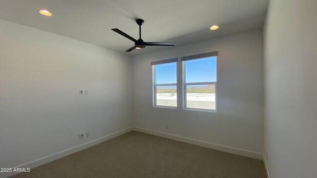 Building Photo - 7429 W Bent Tree Dr
