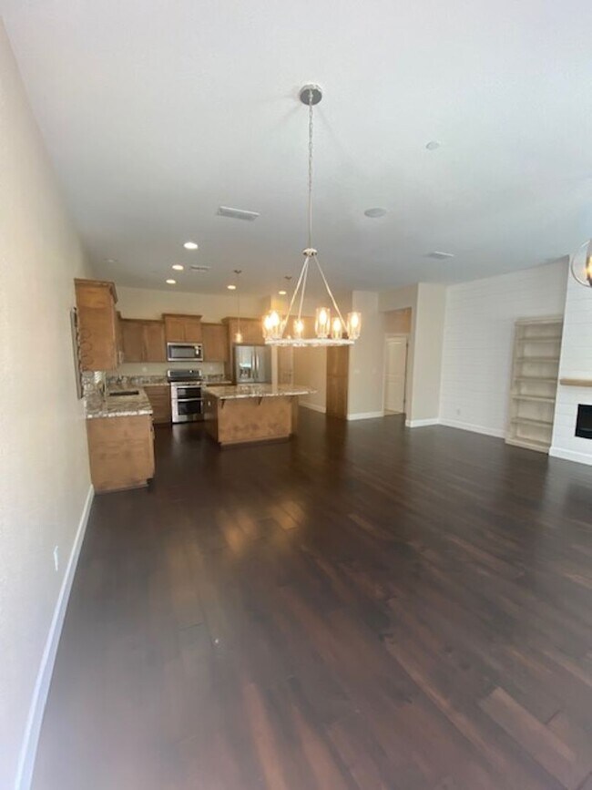 Building Photo - 2256 Ranch View Dr