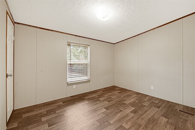 Building Photo - 18565 Huckleberry Ln