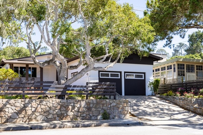 Building Photo - 1571 David Ave