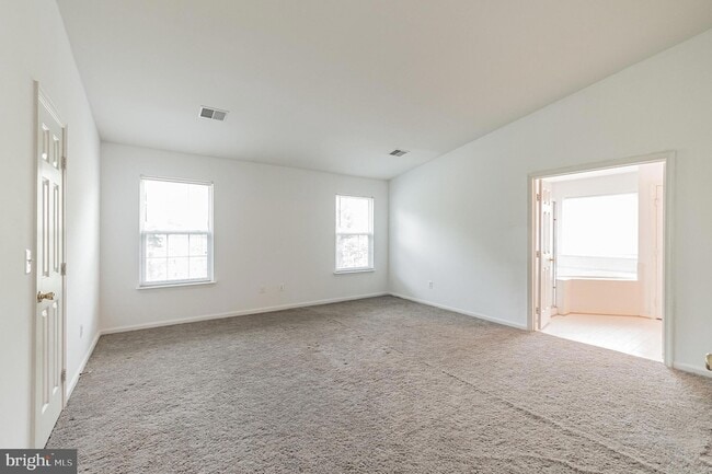 Building Photo - 43137 Binkley Cir