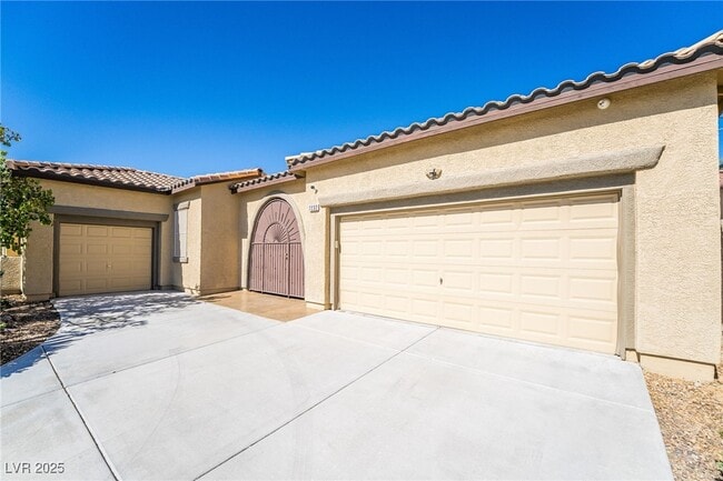 Building Photo - 7232 Frontier Hills Ave