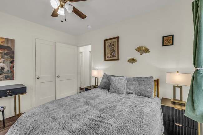 Building Photo - 306-306 Glenwood Cir