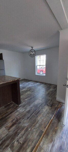 Building Photo - 46 Joymar Dr