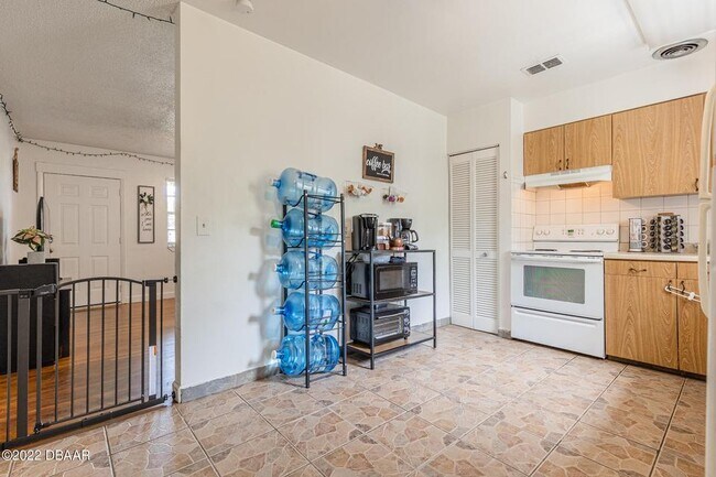 Building Photo - 1509 3rd St