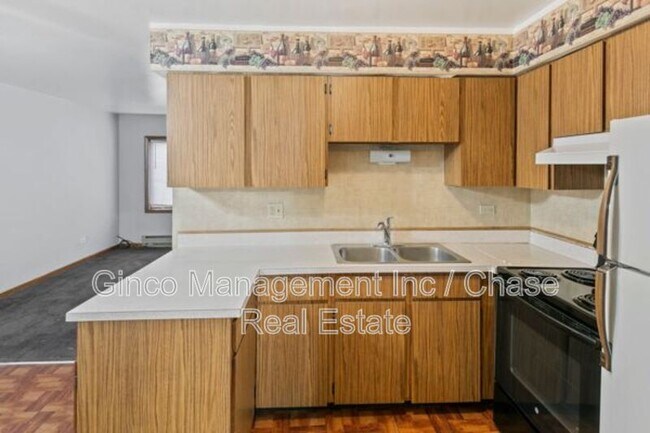 Building Photo - 17754 Rosewood Dr