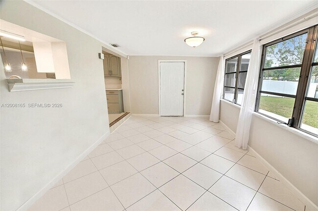 Building Photo - 5051 SW 93rd Ave