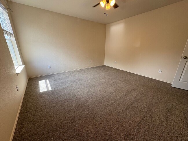 Building Photo - Beautiful home in Town Creek Village - Cibolo