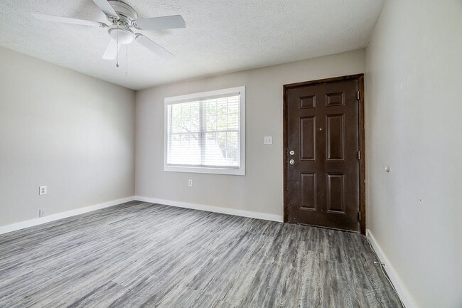 Building Photo - Cozy 2BR Duplex with Fenced Yard in Convenient Rincon Location