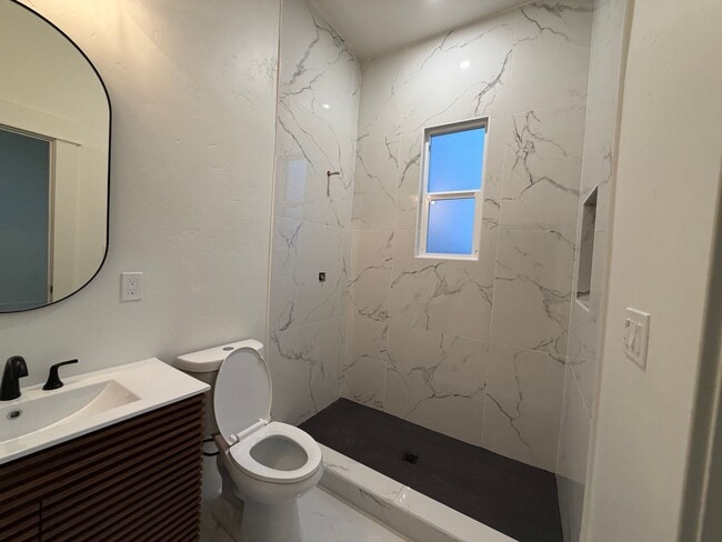 Building Photo - Home in the Heart of Old Town Clovis