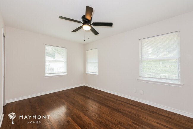 Building Photo - 3817 Rockbluff Dr