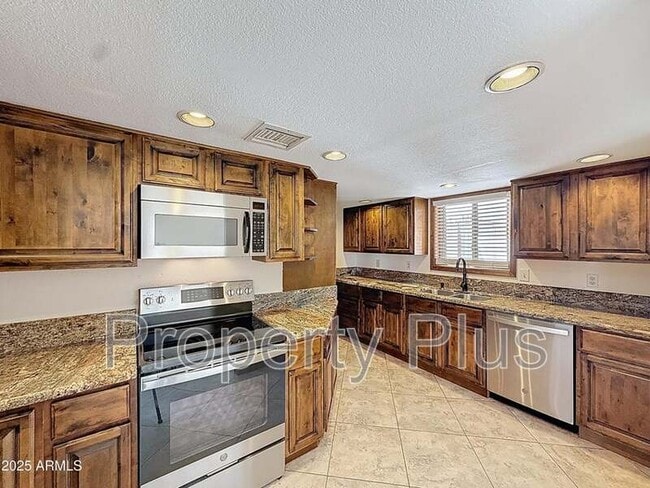 Building Photo - 15545 E Mustang Dr