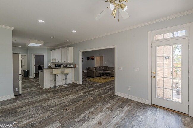 Building Photo - 203 Prestwick Way N