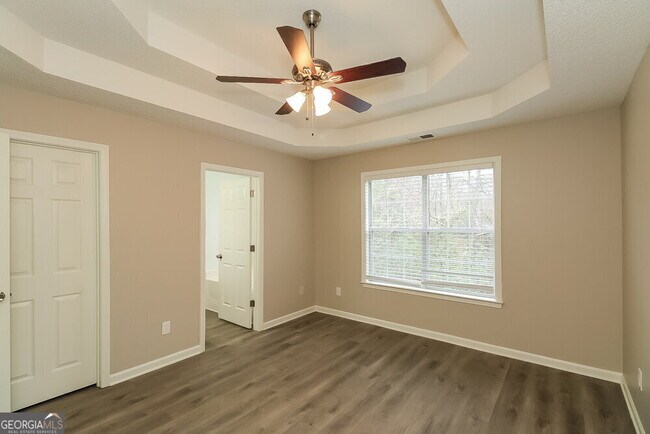 Building Photo - 10990 Knotty Pine Pl