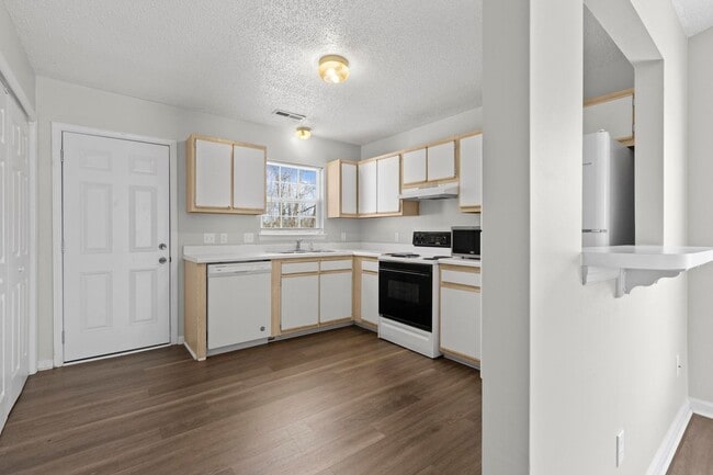 Building Photo - Hunters Creek 2 bedroom Coming Soon!