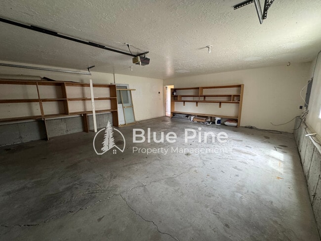 Building Photo - 3535 Spring Creek Dr