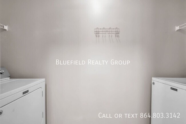 Building Photo - 106 Pine Needle Rd