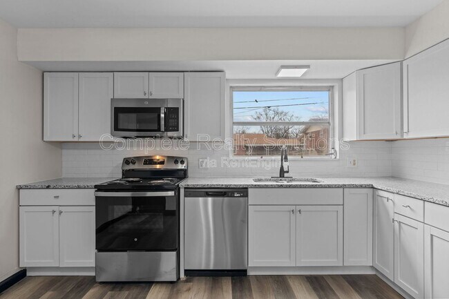 Building Photo - 5150 Wallingford Dr