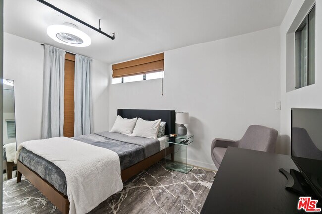 Building Photo - 4115 Glencoe Ave