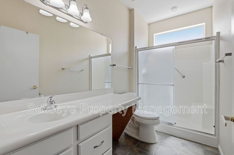 Building Photo - 15893 W Arrowhead Dr