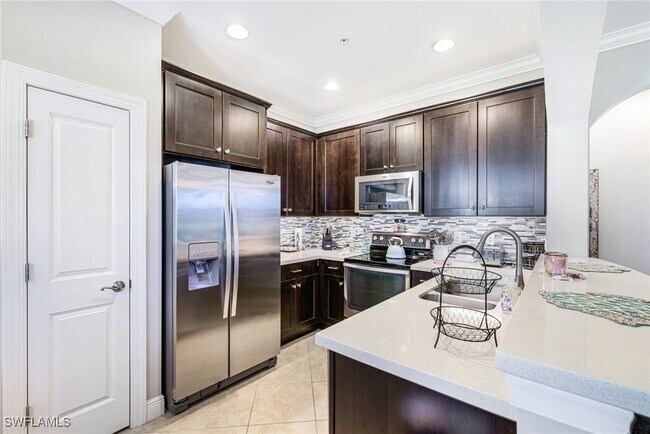 Building Photo - 1359 Artesia Dr E