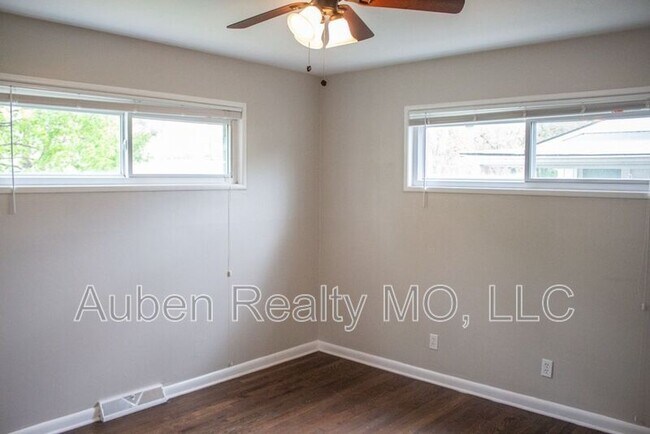 Building Photo - 1608 N Pearl St