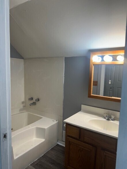 Building Photo - 1812 Pickering Dr