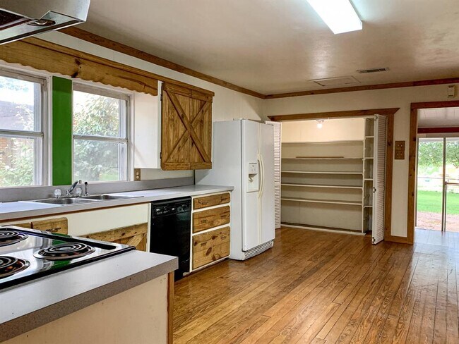 Building Photo - 1510 Piedmont