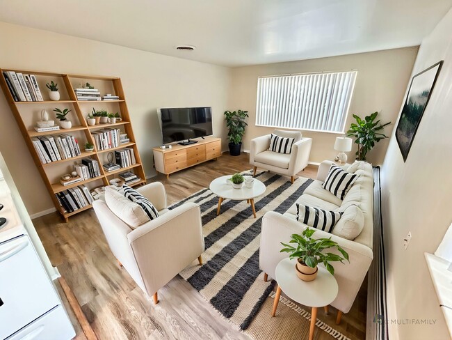 IMG_0031 - Living Room - Scandinavian - 10 - Jefferson Park