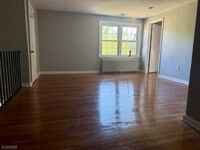 Building Photo - 2 Beech Spring Dr
