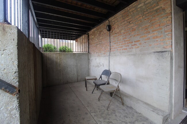 Building Photo - 5528 S Indiana Ave