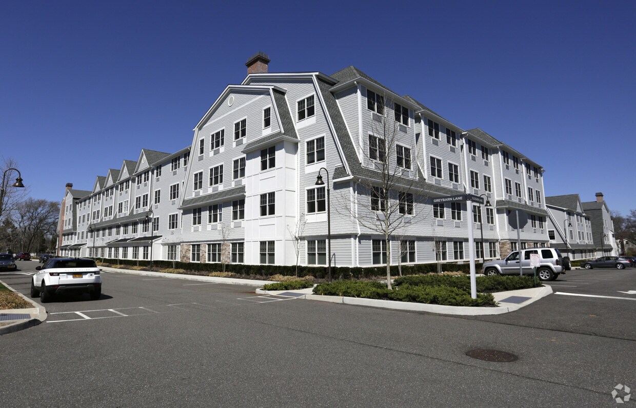 Greybarn Amityville Amityville Ny Apartment Finder