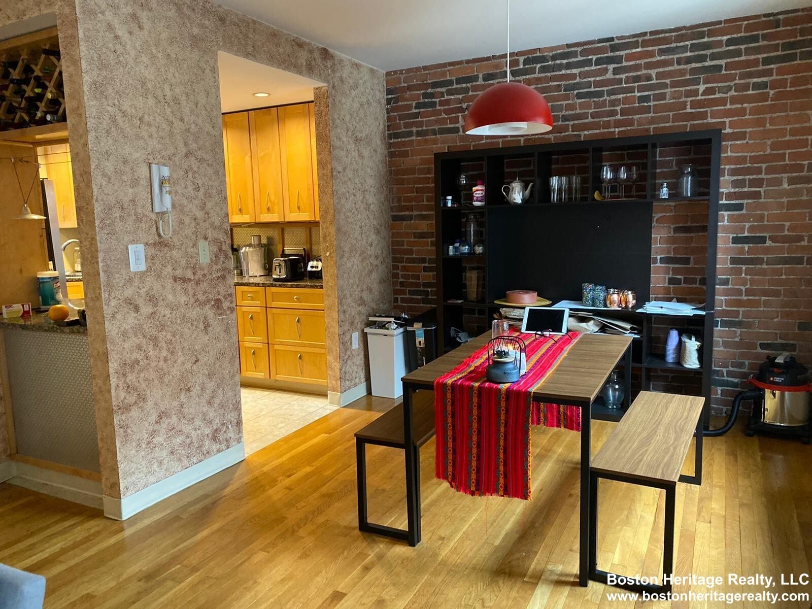 Building Photo - 84 Gainsborough St