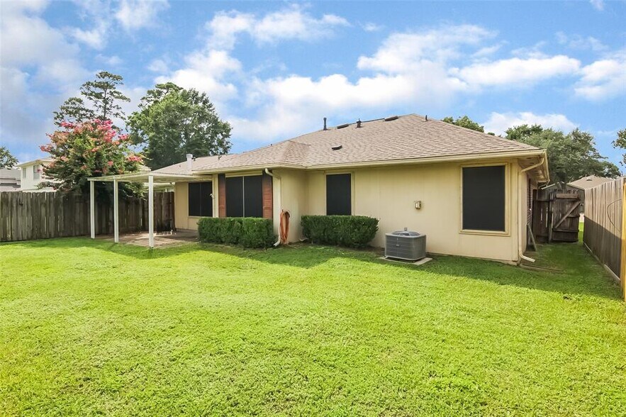 Building Photo - 5018 Dawngate Dr