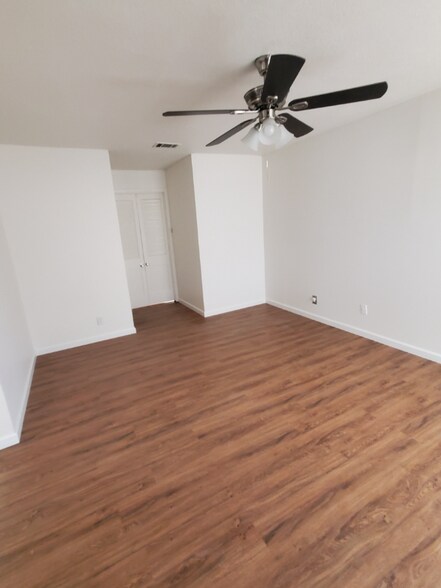 Building Photo - 2234 Sussex Dr