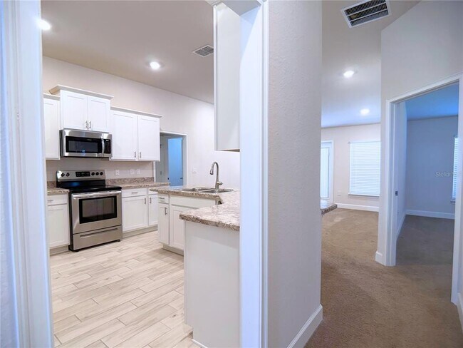 Building Photo - 4549 SE 25th Loop