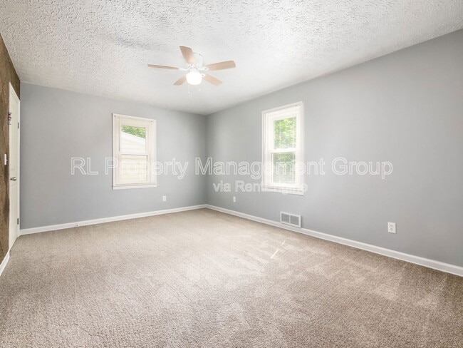 Building Photo - 2517 Minerva Lake Rd