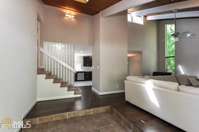 Building Photo - 3 br, 2 bath House - 570 Ramsdale Dr
