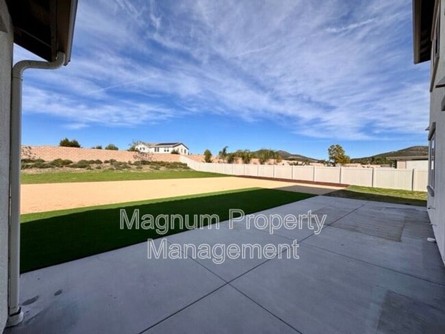 Building Photo - 31310 Reserve Dr